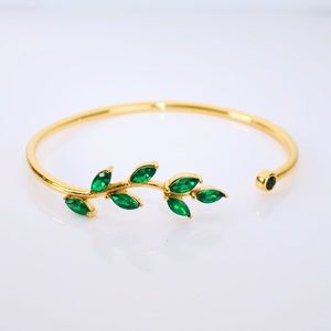 NEW Wreath Leaves Bejewelled 18K Gold Plated Adjustable Bangle - Green